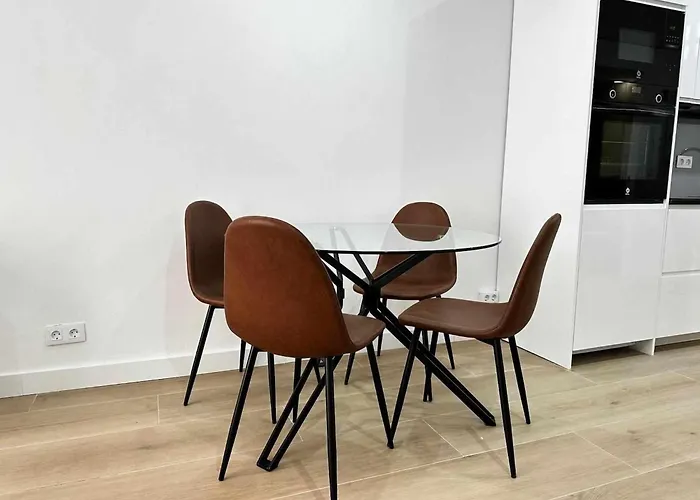 A H Rentals Picasso Apartamento