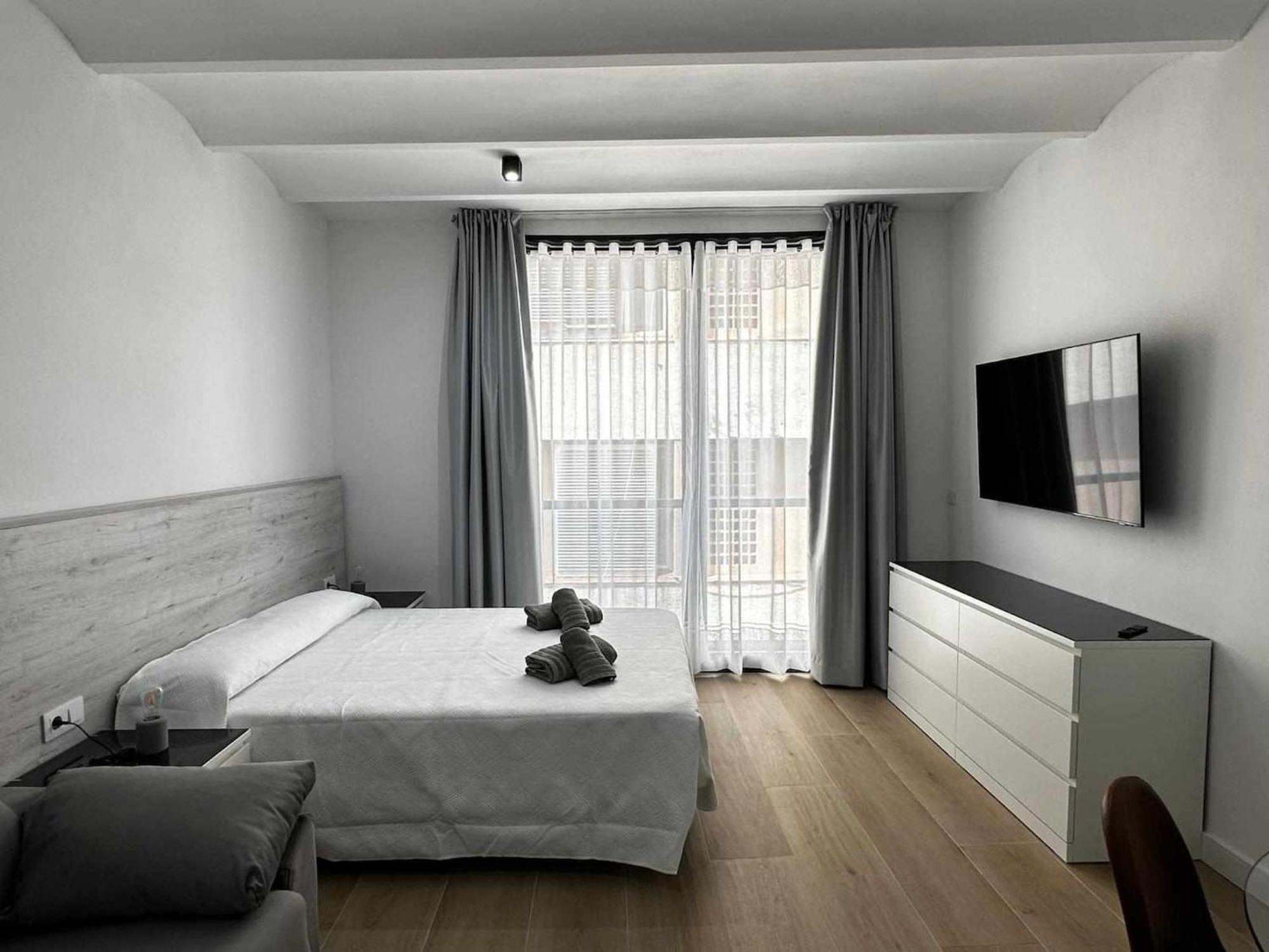 Apartment A H Picasso *