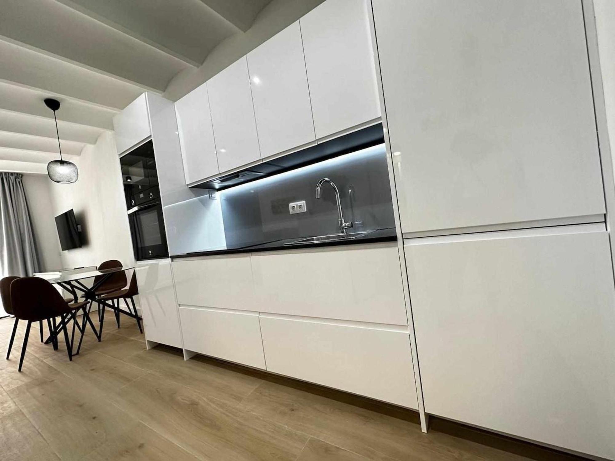 A H Picasso Apartment *